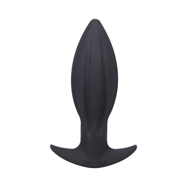 Front view of black Tantus Juice with lengthwise grooves