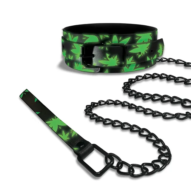 green leaf print collar with buckle and detachable chain leash