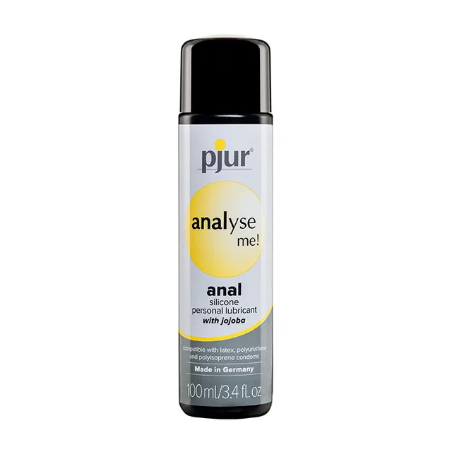 Front view of pjur analyse me! Relaxing 100 ml bottle with black cap and yellow label