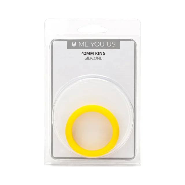 Me You Us yellow 42 mm silicone ring centered in clear round blister on gray branded card