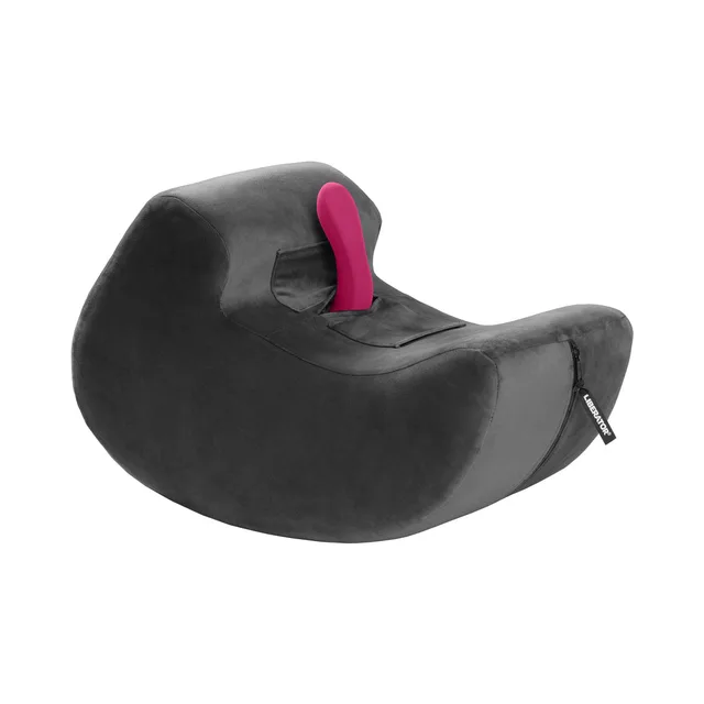 black curved Liberator Pulse mount with two top pockets and side zipper