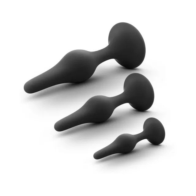 Small medium and large plugs arranged diagonally