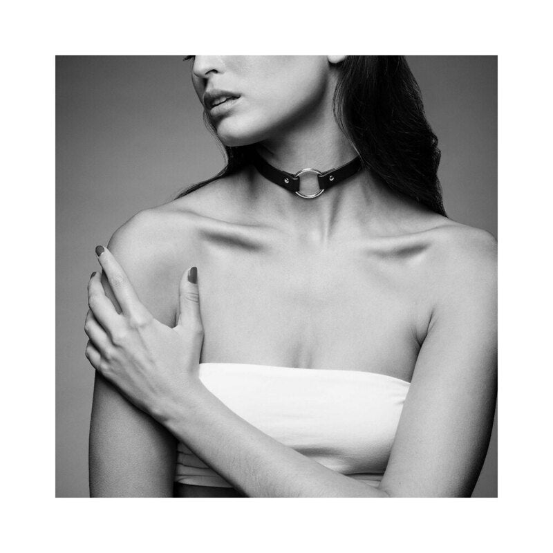 Bijoux Indiscrets Maze Single Ring Choker slim black Maze choker with single silver center ring and buckle worn by model